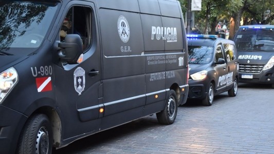 Ingresó a terapia intensiva a la fuerza para abrazar por última vez a su mamá que falleció con síntomas de coronavirus