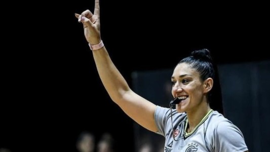 Debutó como árbitra en El Quillá: es una de las 8 mujeres con licencia negra en el mundo