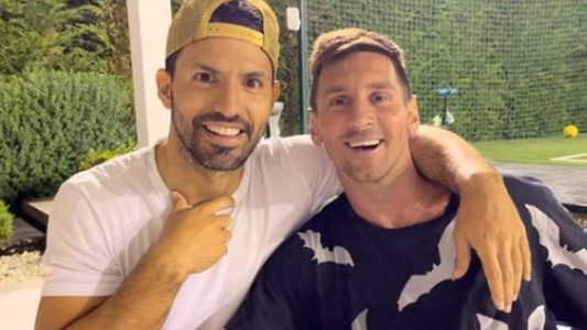 El mensaje del Kun Agüero para Leo Messi: "Todo lo mejor en lo que venga, amigo"