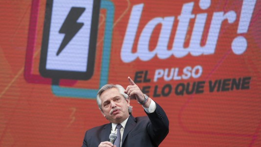 Alberto Fernández: "Vamos a hacer de internet un servicio público para que llegue a todos"