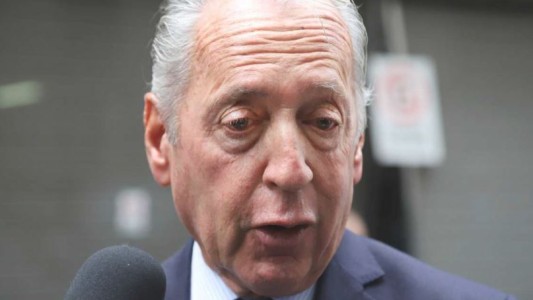 La  UIA propone no pagar el salario a los empleados que no quieran vacunarse