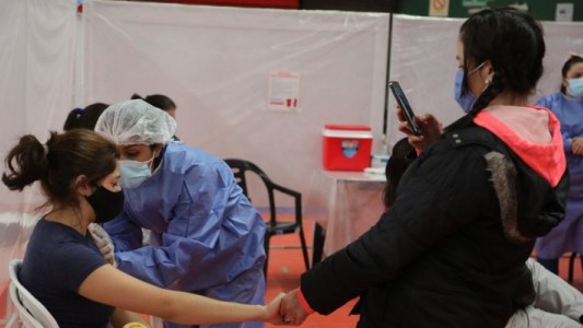 Implementan descuentos y promociones en consumos para jóvenes vacunados en Córdoba