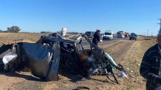 Dos rosarinas iban a un velorio, chocaron de frente con un camión y murieron