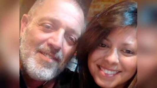 "El presidente no puede estar más a cargo de la Argentina", dijo el padre de la joven que murió de cáncer y no la pudo despedir