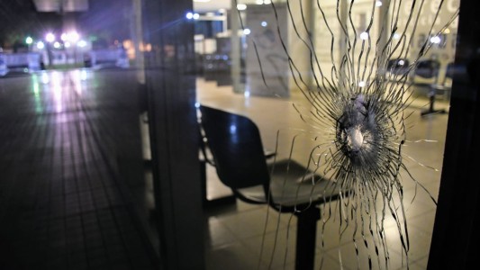 Rosario: Balearon el Centro de Justicia Penal a pocas horas del juicio contra Los Monos