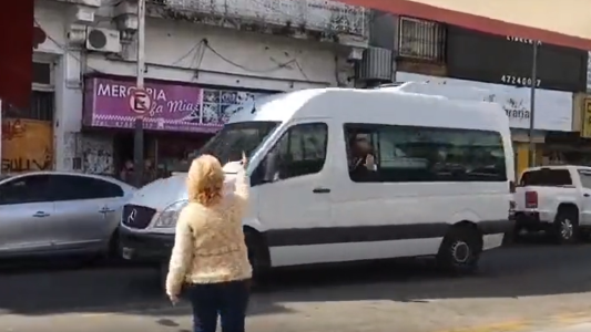 El descargo de la mujer que insultó al presidente: “No le quise faltar el respeto, fue mi dolor”