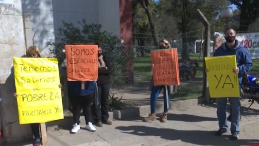 "Tenemos que salir a buscar el mango fuera del hospital": Salud pide actualización salarial