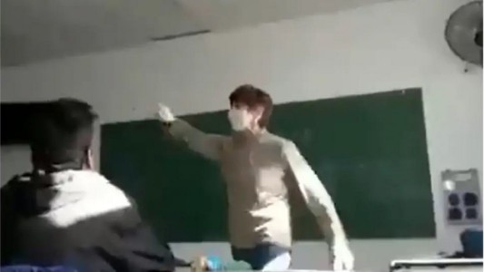 El Presidente defendió a la docente que increpó a un alumno por criticar al kirchnerismo: "Lo invita a pensar"