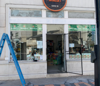 Agobiado: Sufrió 8 robos en su negocio desde que abrió hace un año y medio