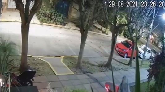 El robo que sufrió un delivery volvió a despertar la furia de los vecinos de Candioti