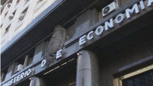 La Argentina acumuló un déficit fiscal de USD 250.000 millones entre 2008 y julio de 2021, según informe privado