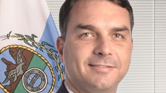 El hijo de Bolsonaro tildó de "malandros" a la Argentina: "Debería ser severamente castigada"