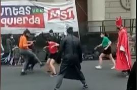 La izquierda organizó un “picadito laicista” frente a la Catedral Metropolitana