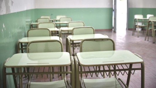 A través del FAE, se entregó mobiliario a la Escuela Domingo Silva