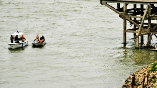 Buscan a un joven que cayó al río Paraná cuando pescaba con familiares