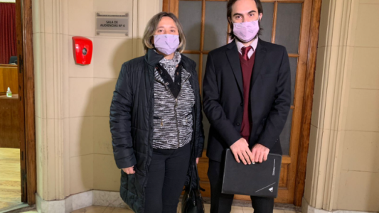 Condenan a tres años de prisión a dos policías por intento de extorsión