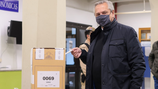 El Presidente votó temprano