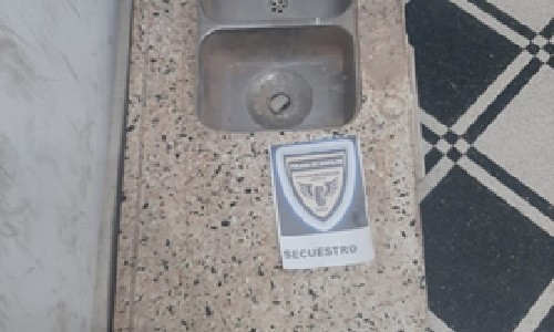 Se robaron una mesada de cocina completa: Los apresaron a pocas cuadras