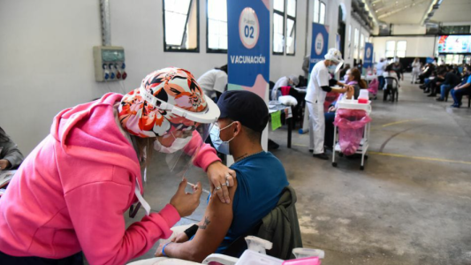 Este lunes se vacunará a más de 3 mil santafesinos contra el Covid