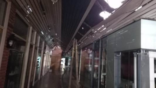 Se derrumbó una parte de una tradicional galería de la ciudad