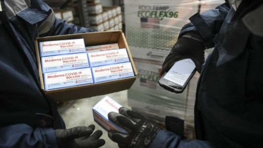 Argentina lleva pagados casi 700 millones de dólares por la compra de vacunas