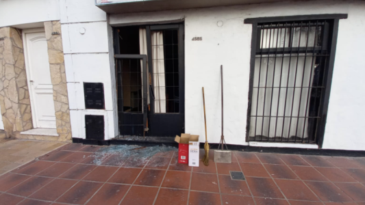 Robaron en un club y uno de ellos se quedó dormido en el patio de una vecina