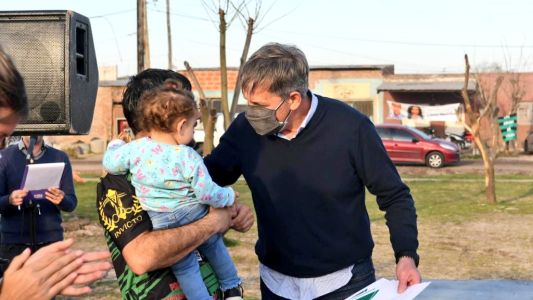 "Ya nos acostumbramos, sigamos usándolo": Jatón, a favor del barbijo