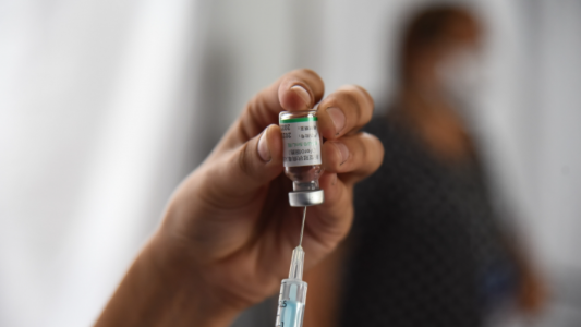 Vacunación Covid: lunes de segundas dosis de Sinopharm en la ciudad