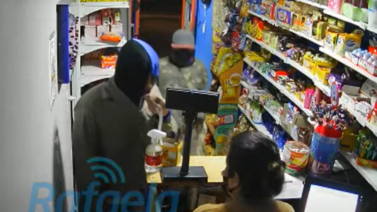 "Disculpe, es que andamos mal señora": la insólita excusa de dos delincuentes tras robar un almacén