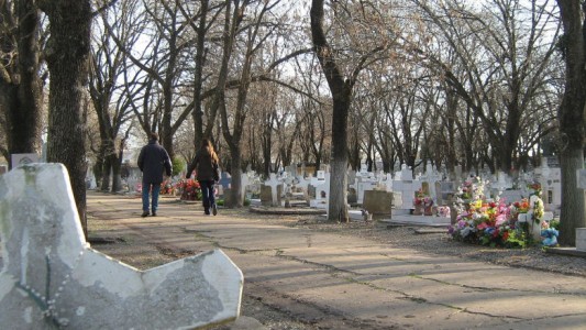 En el marco de la búsqueda de Julio López identificarán 66 tumbas NN en el cementerio de La Plata