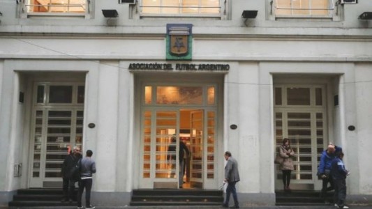 Además de Unión, también hubo allanamientos en la AFA y otros siete clubes