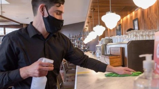Jatón adelantó que se vendrán flexibilizaciones en clubes, bares y restaurantes