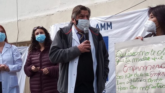 El exabrupto de un asesor de Kicillof al opinar sobre la Sociedad de Pediatría: "Son una manga de gorilas"