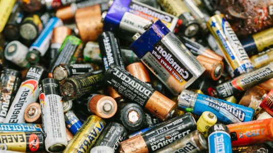 "Las pilas son un pasivo ambiental: en algún momento, la naturaleza lo saca a la luz"