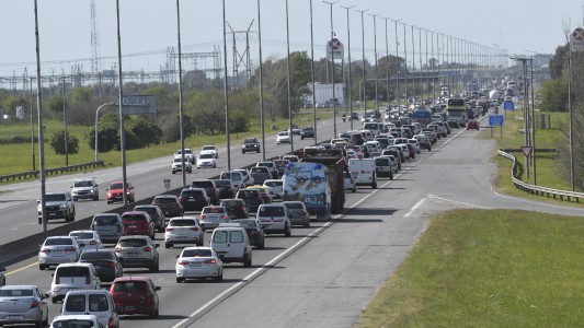 Masivo éxodo turístico a la costa atlántica por el finde largo