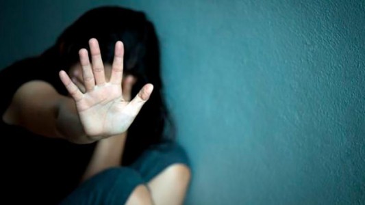 Lo condenaron por masturbarse frente a una nena y mostrarle videos sexuales pero no irá preso