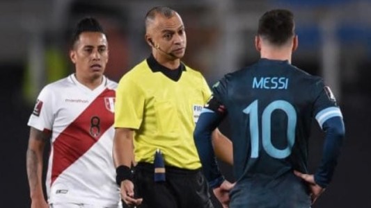 Tras la victoria, Messi apuntó contra el referí brasilero: "Siempre que nos dirige hace lo mismo"