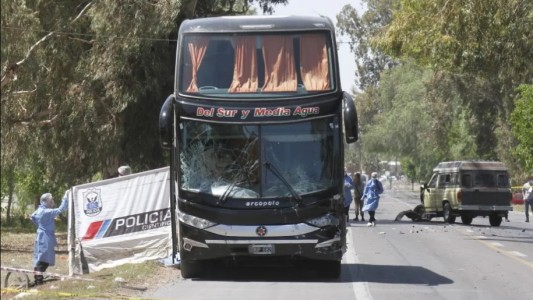 En el Día de la Madre fue a visitar la tumba de la mujer junto a su papá: al regresar, murieron atropellados