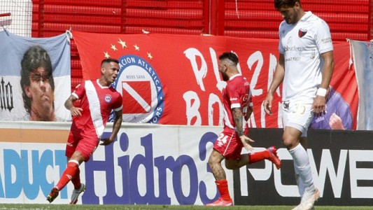 Colón no lo pudo aguantar y cayó ante Argentinos Juniors