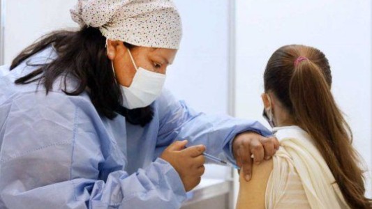 Más de 1,2 millones de niños iniciaron su vacunación contra el coronavirus en todo el país