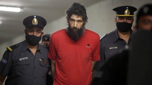 Juicio al "hombre gato": sangre que tenía en una remera coincidió con ADN de su madre