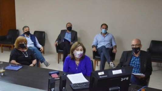 La provincia le propuso a los docentes públicos no descontar los días de paro