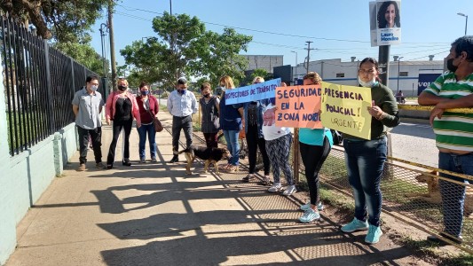 Siguen sin adoptarse medidas de seguridad frente a la Escuela Julio Rubén Cao