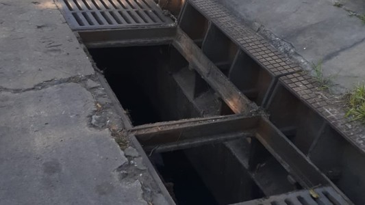 Continúan los robos de las bocas de tormenta en la zona del Parque Garay