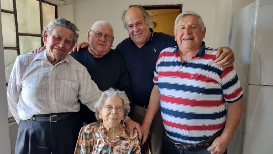 Cumple 100 "Doña Mari", una institución de Sauce Viejo