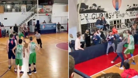 Video: en medio de un partido de básquet el referí le aplicó una sanción y lo corrió para pegarle