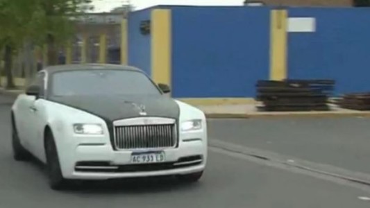 Tevez salió a pasear en su Rolls Royce por Marcos Juárez