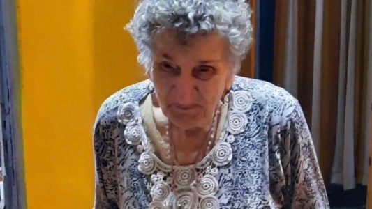 "Hacer siempre algo" y "evitar disgustos": la fórmula de Clementina para llegar a los 101 años