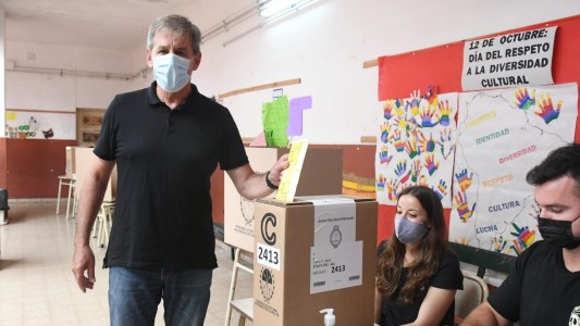 El intendente de Santa Fe valoró el protocolo en los centros de votación y destacó menos demoras