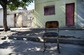 Rosario: Delincuentes incendiaron una casa familiar y hay dos heridos graves